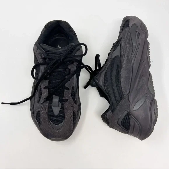 [Yeezy] Boost 700 V2 Vanta Black Athletic Sneakers